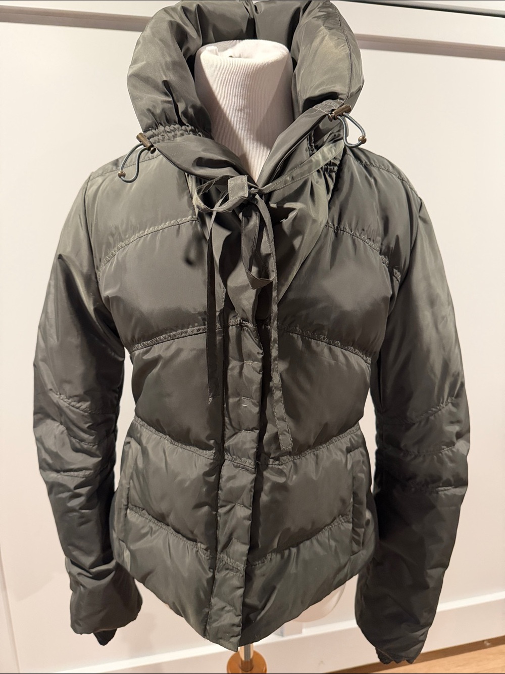 Tahari Army Green Quilted Puffer Jacket with down fill